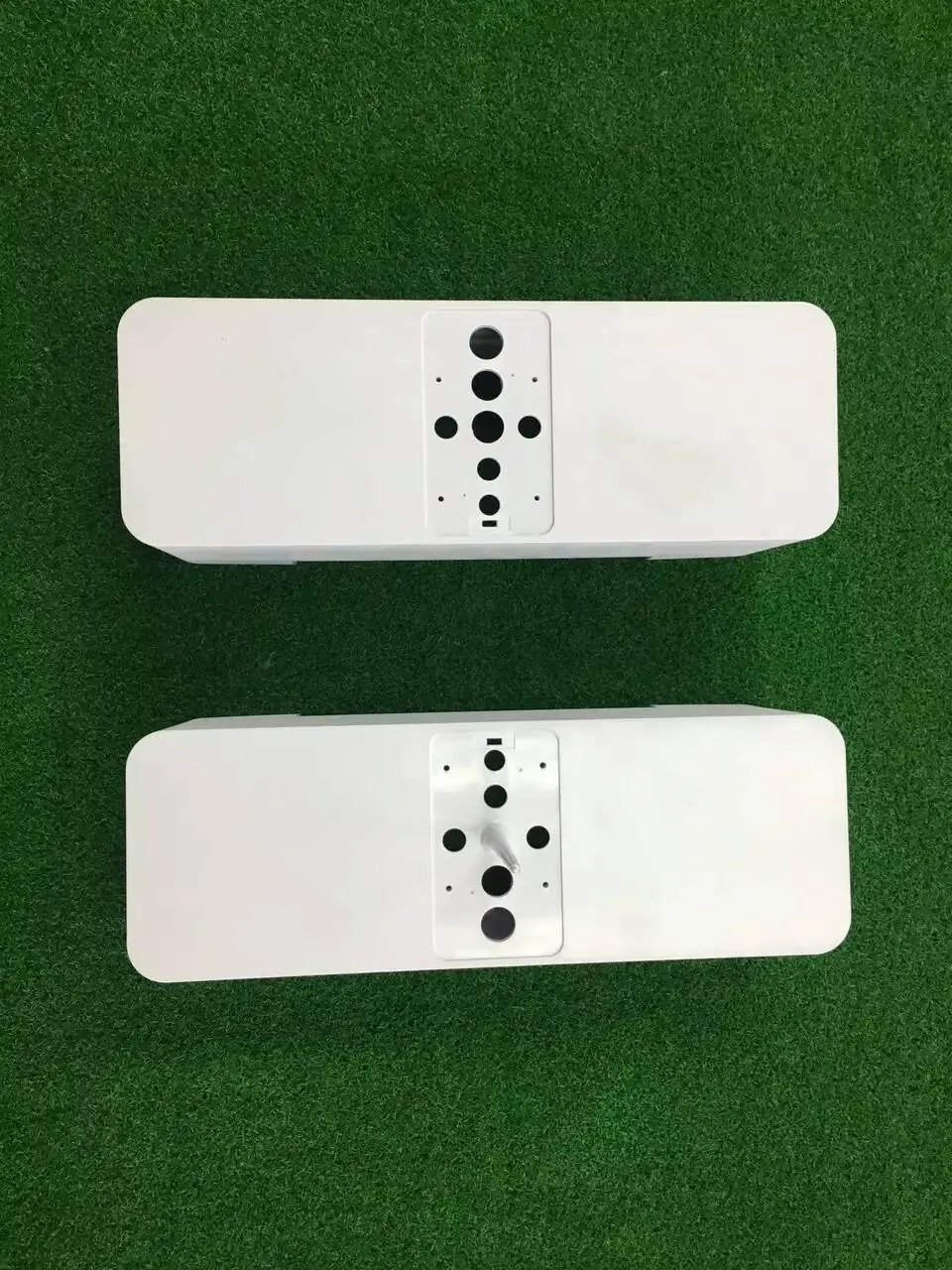 Before and after auto degating example for rectangular plastic component
