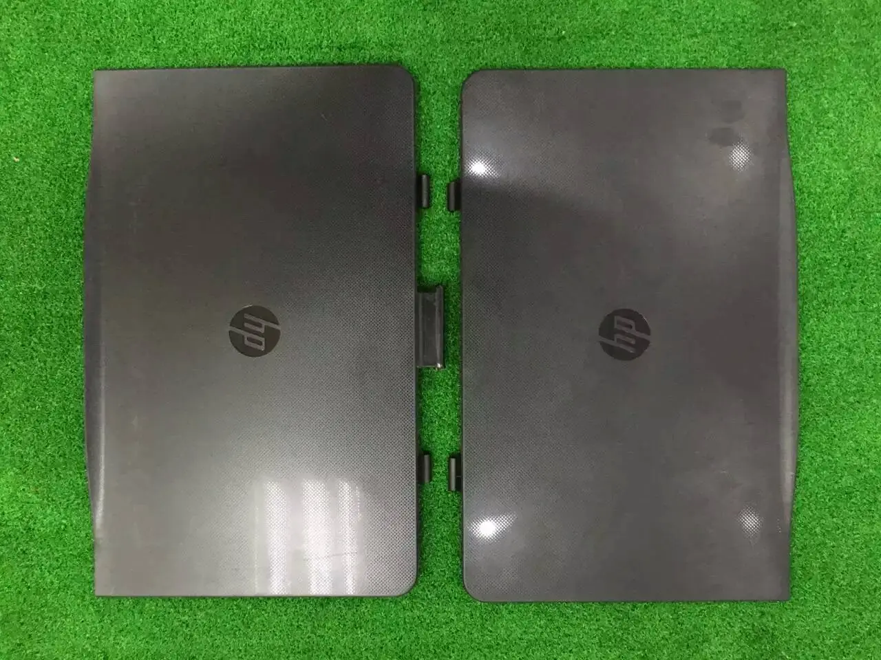 Before and after auto degating example for hinged plastic housing part